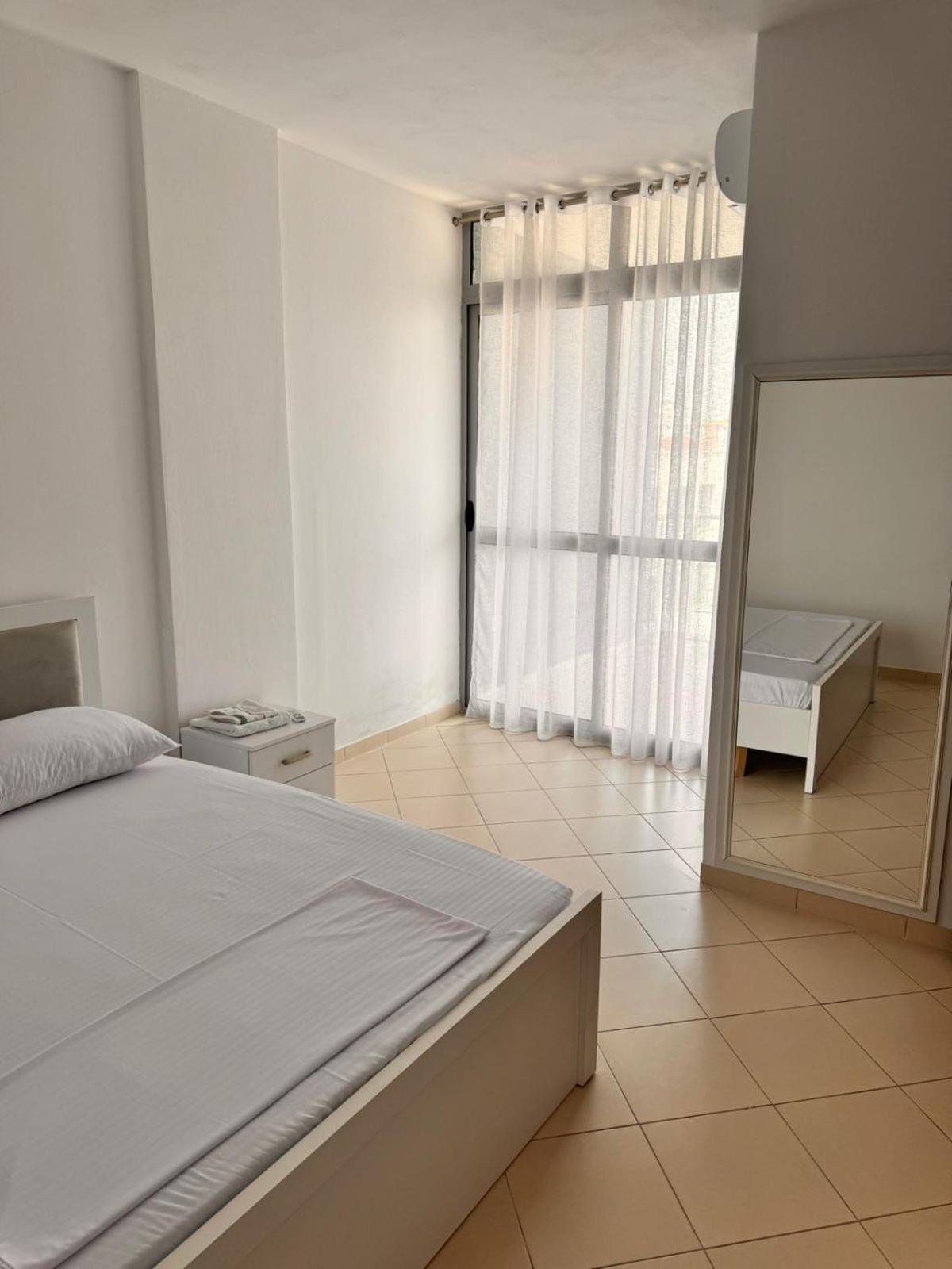 Holiday Apartments 5 Дуррес Экстерьер фото